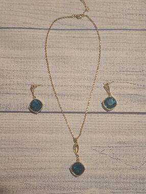 Gold-Tone Blue/Green Crystal Necklace and Earring Set NWOT